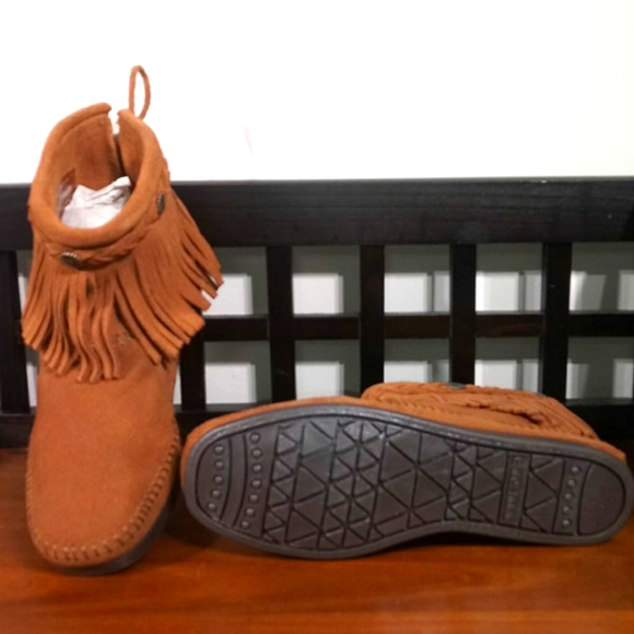 Minnetonka Hi Top Back Zip Boot - Picture 4 of 4